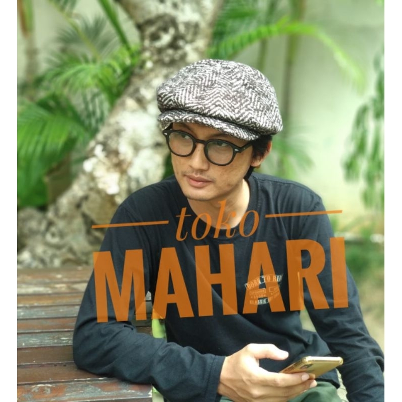 newsboy cap / baker hat / topi copet / flat cap / topi sutradara