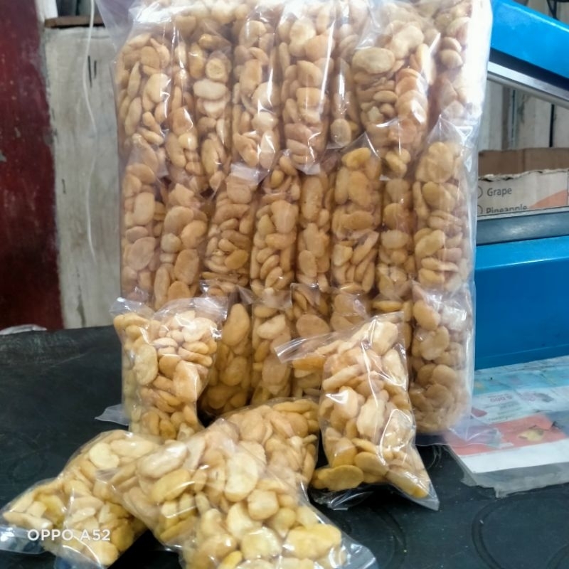 

kacang koro asin 1 pack isi 25 pack