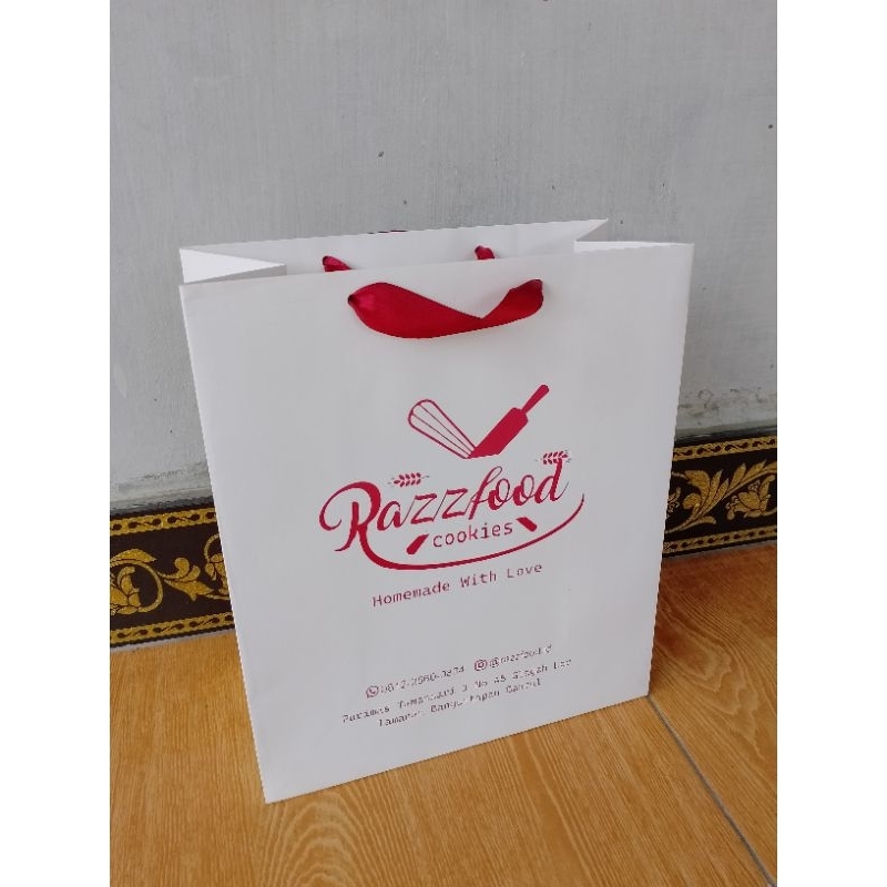 

paperbag ivory 240 gsm