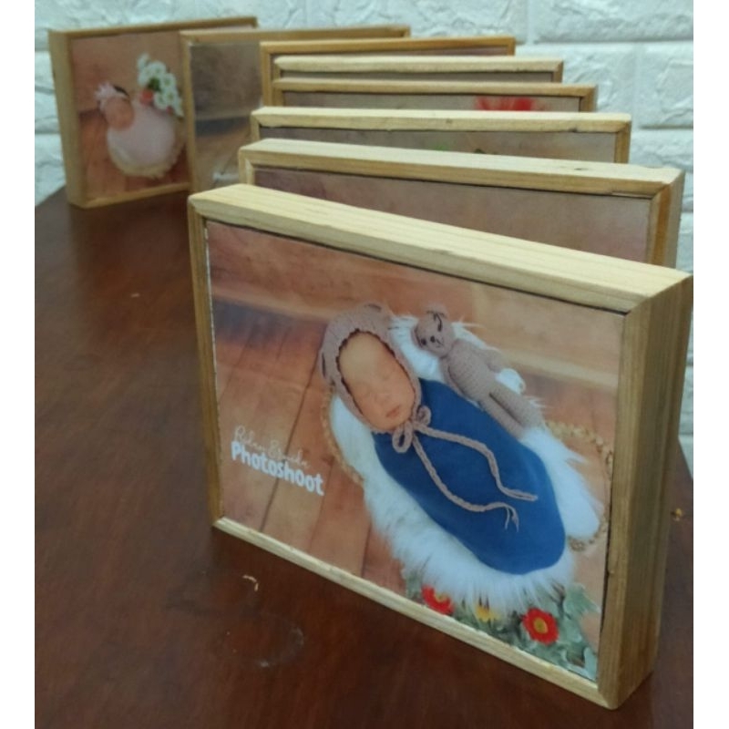 cetak foto plus frame blok kayu pinus ukuran 5R