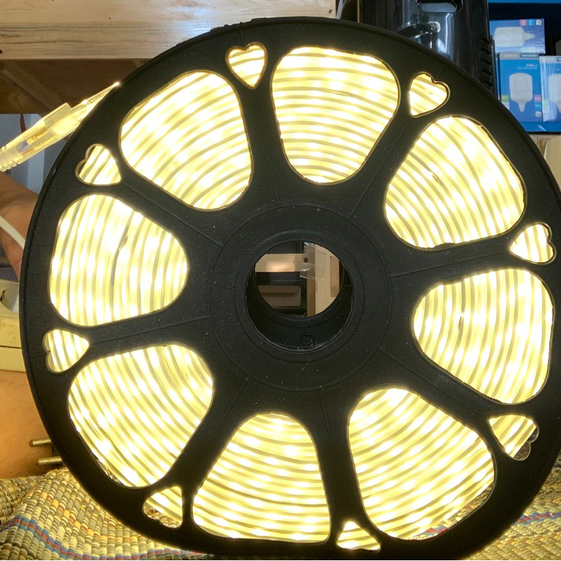 Lampu LED Warm White