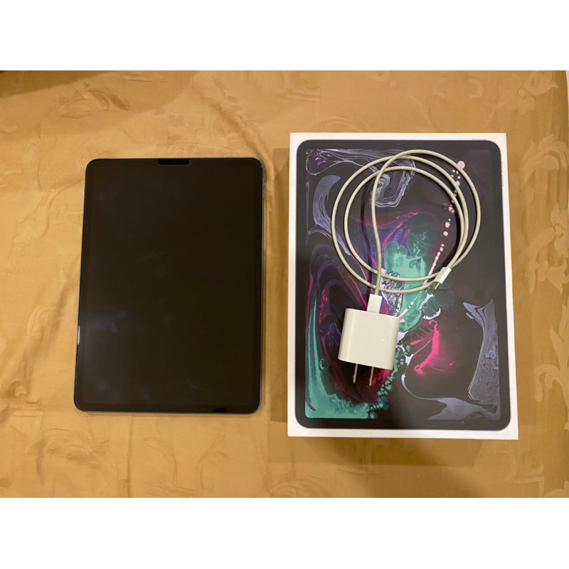 IPAD PRO 11” BONUS BANYAK. 2018. 256GB. Wifi Second