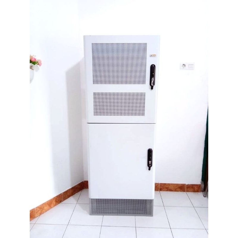 Rack server Cabinet For outdoor & indoor 2 pintu Include Double Fan kipas otomatis sistem.
