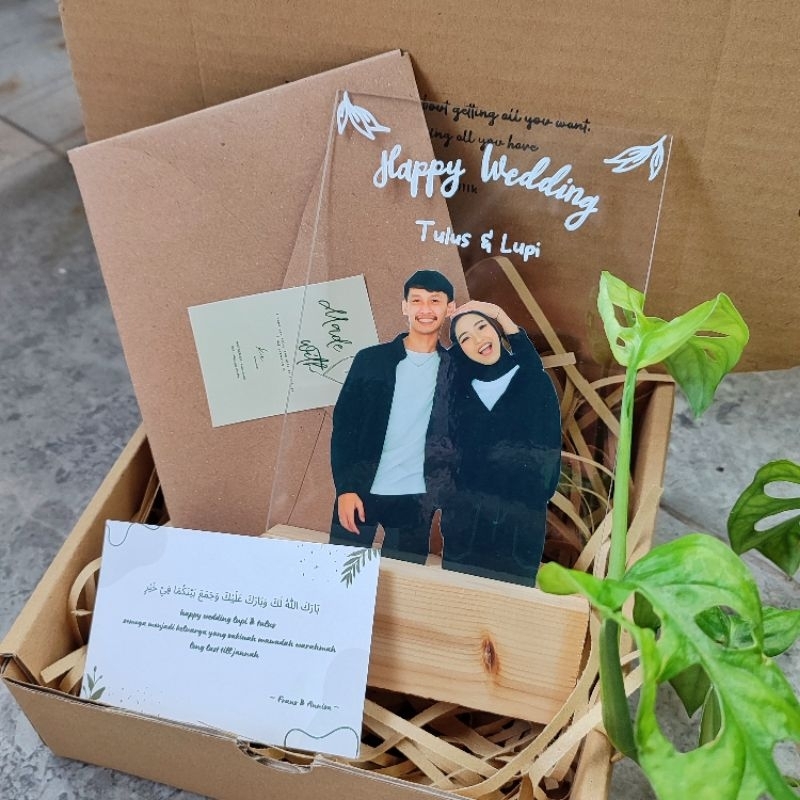 KADO.AKRILIK | AKRILIK CUSTOM | AKRILIK LED | KADO WISUDA | KADO WEDDING
