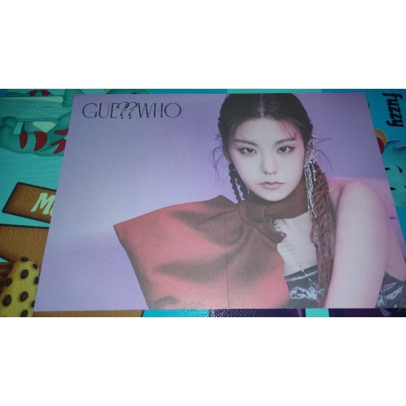 OFFICIAL Folded Poster Yeji ITZY Guess Who