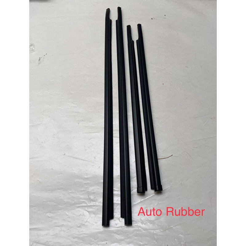 Karet Pelipit List Lis Kaca Pintu Weather Strip Suzuki Karimun Wagon 1 Set 4 Pintu