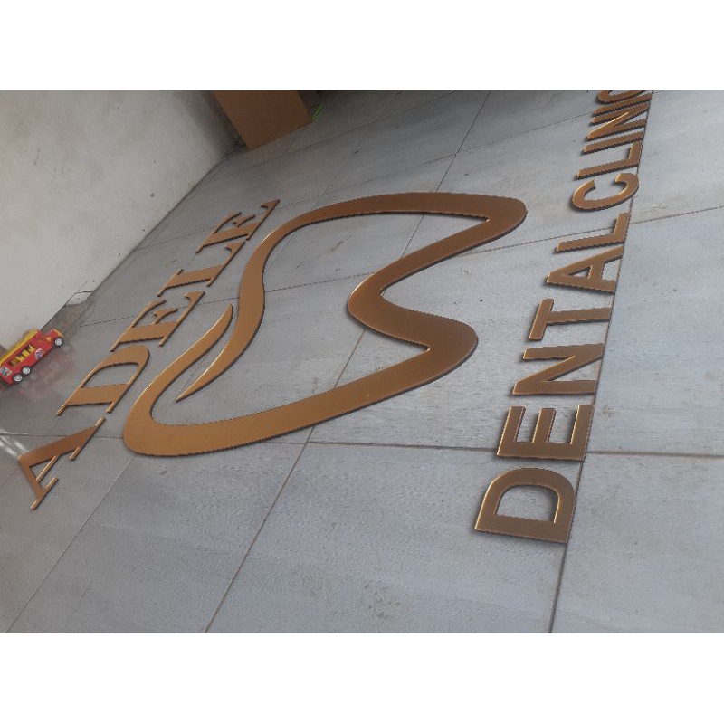 huruf akrilik dilapisi spon