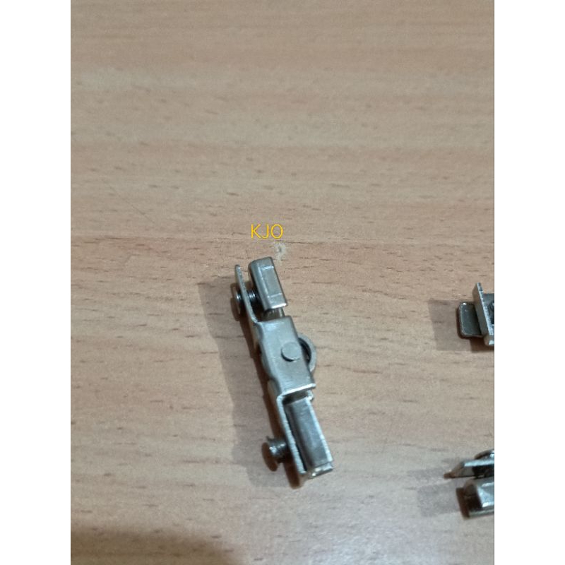 RODA LEMARI KACA / ETALASE KACA | RODA MATEX