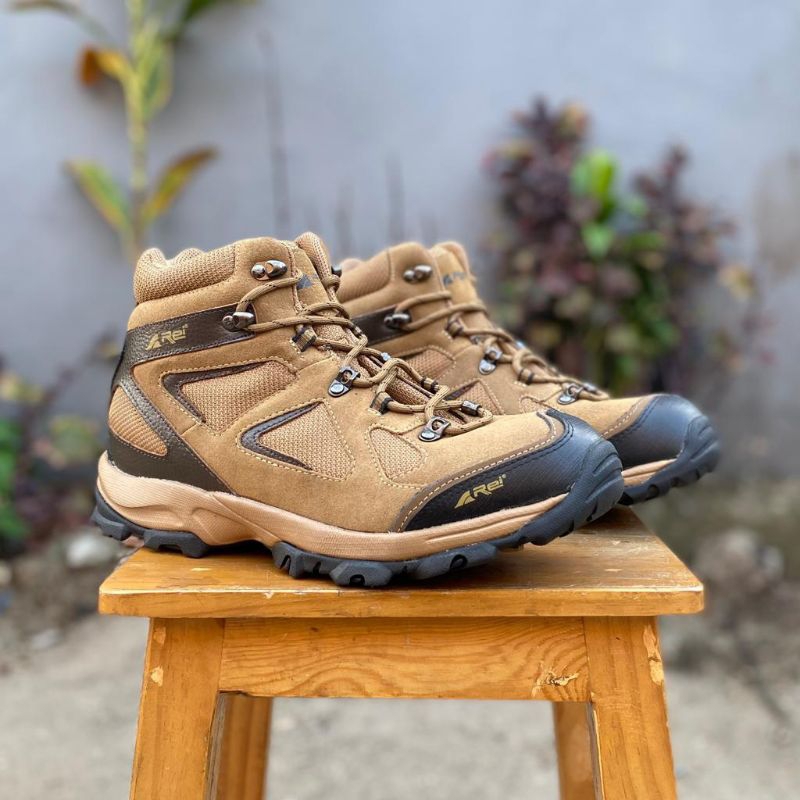 sepatu gunung waterproof sepatu Arei original sepatu gunung waterproof sepatu original BNIB