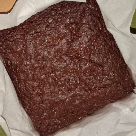 

Brownies chocolate chip tanpa custom notes ultah, wisuda, anniversary