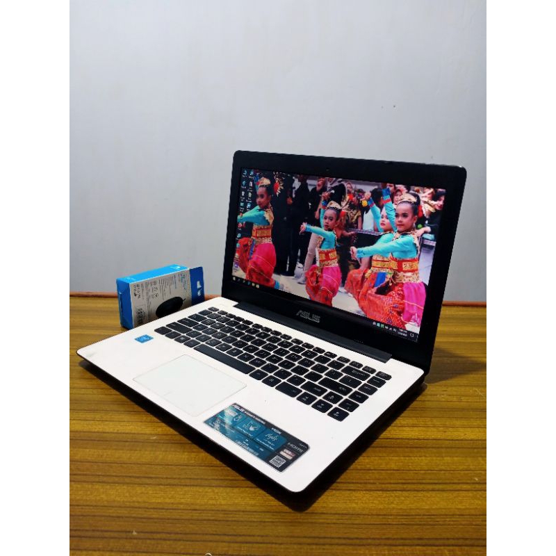 mainboard laptop Asus X453 Kondisi Normal