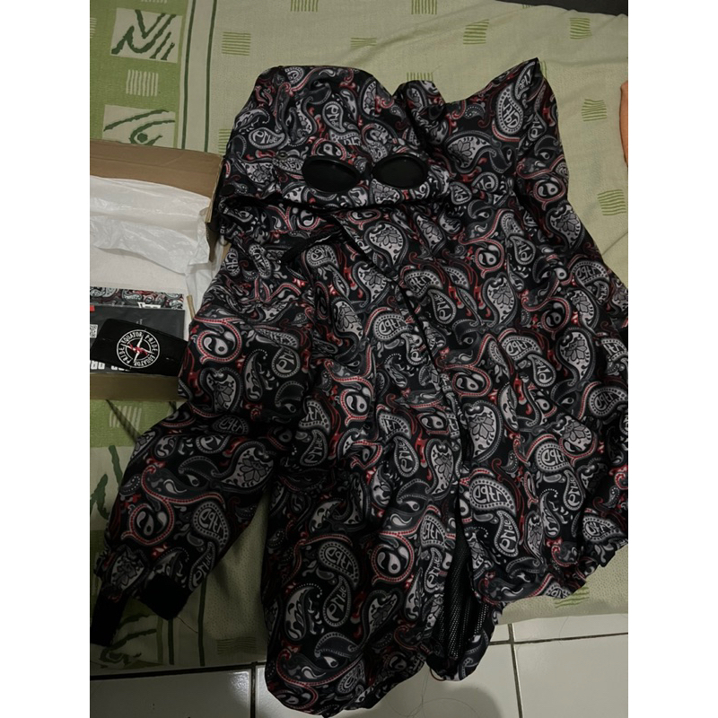 jaket paisley equator pride