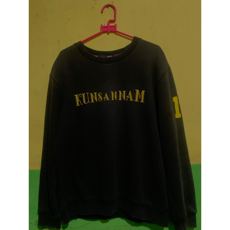 CREWNECK SWETER UNIREX HITAM SIMPLE