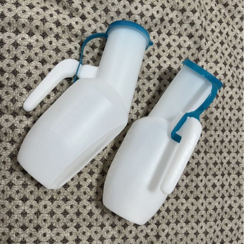 Pispot Urinal Cowok Tutup / Pispot Kencing untuk Pria