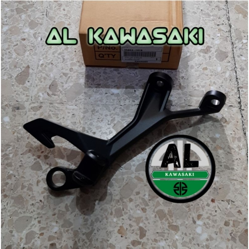 breket bracket stay step footstep belakang kanan ninja 250fi 250 fi new 2018 original