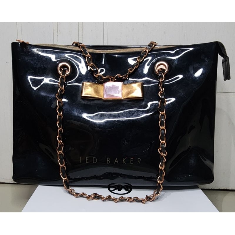 Tas ToteBag Glossy Hitam Rantai Ted Baker London