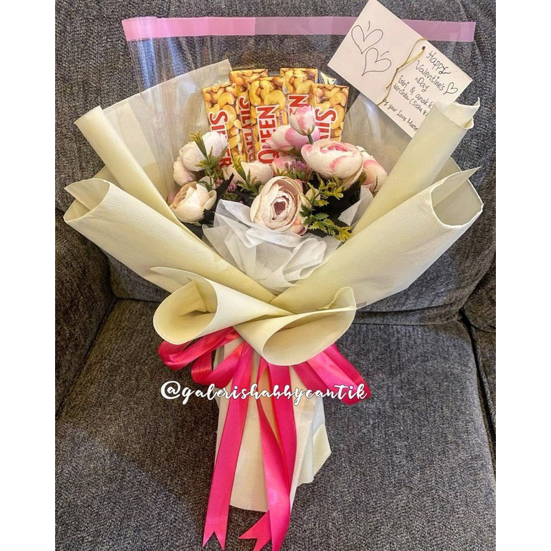 Buket cokelat mix bunga artificial