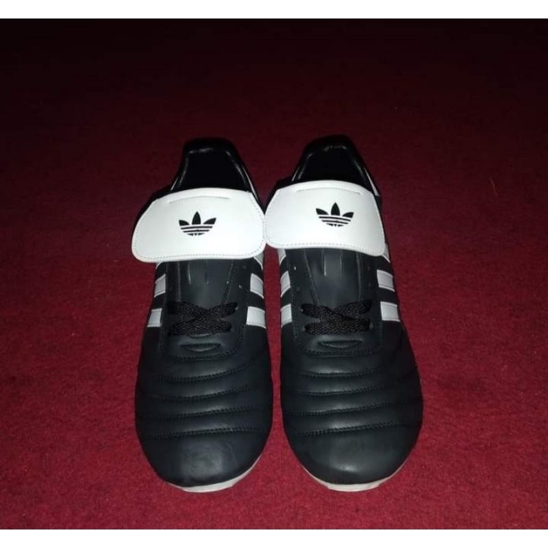 SEPATU BOLA ADIDAS KULIT
