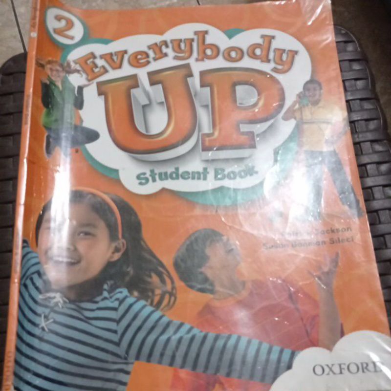 Buku Bekas Everybody Up Student Book 2