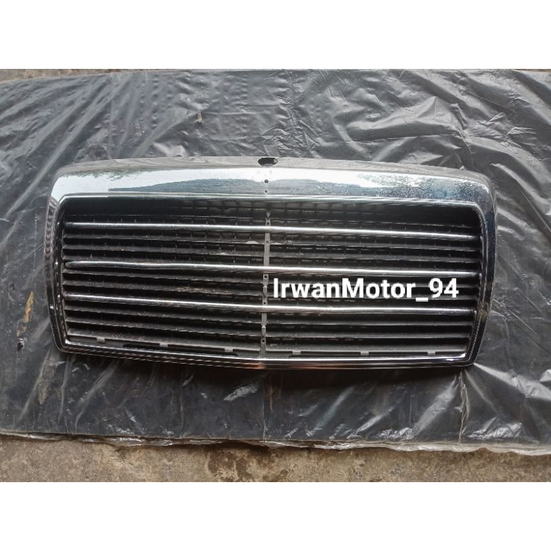 Grill depan Mercedes Benz W124 86 93