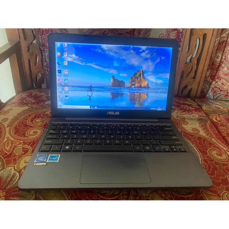 Asus Vivobook E203