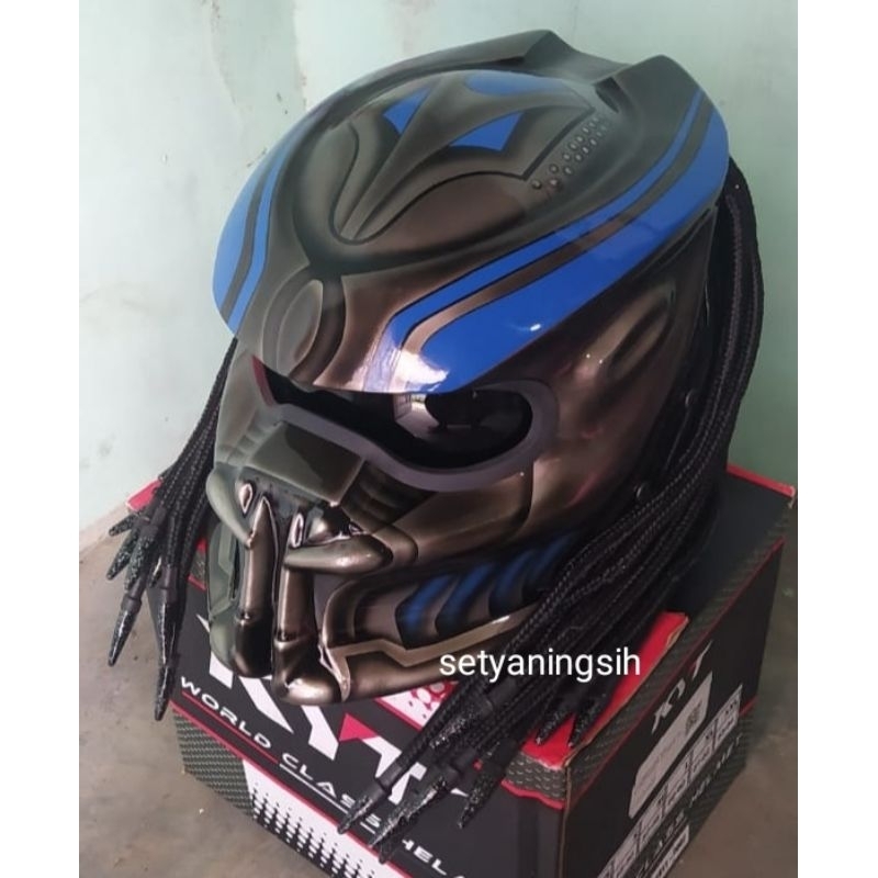 helm predator