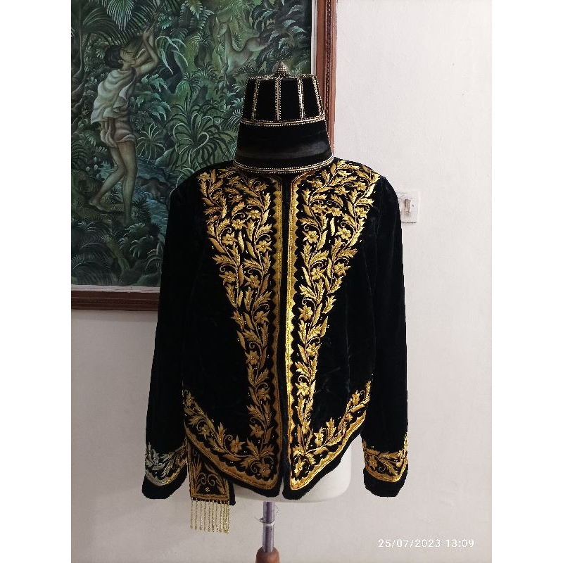 Beskap Bludru Pengantin Adat Jawa