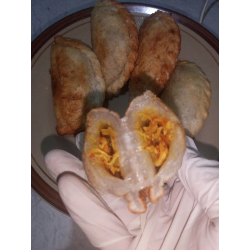

TERMURAH CIRENG ISI AYAM SUWIR PEDAS ISI 5 PCS/CIRENG ISI AYAM SUWIR SEDENG/CIRENG FROZEN FOOD