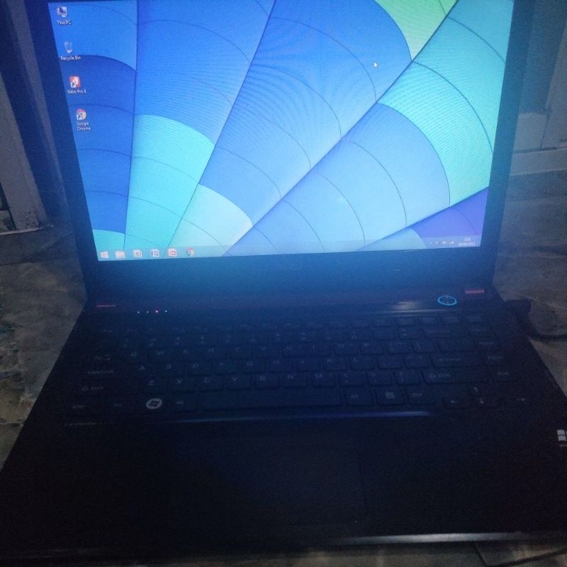 Laptop murah bekas Fujitsu UH572 COR I7