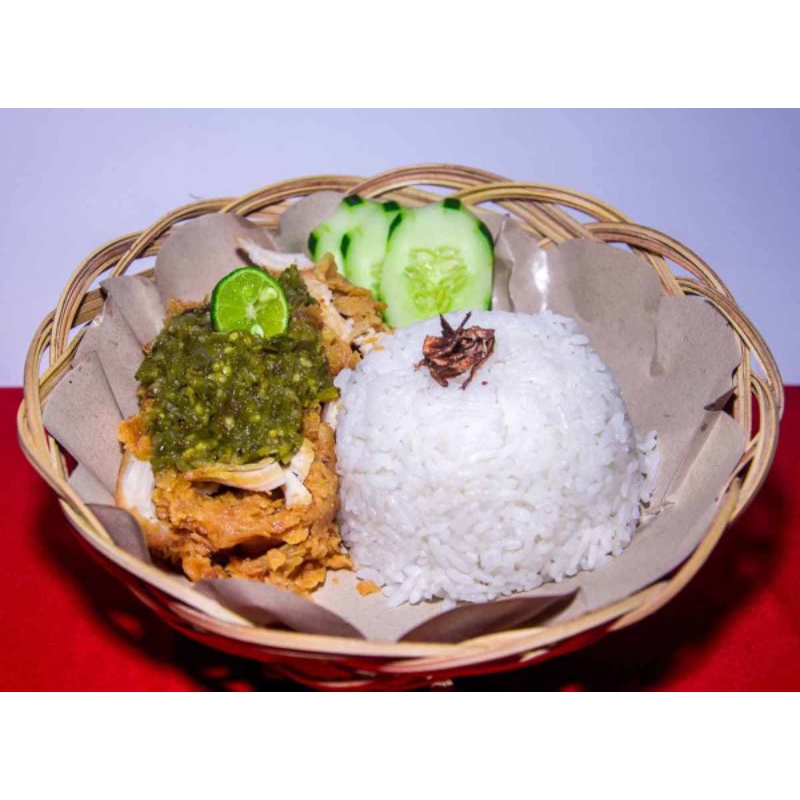 

PAKET NASI AYAM PENYET SAMBAL IJO