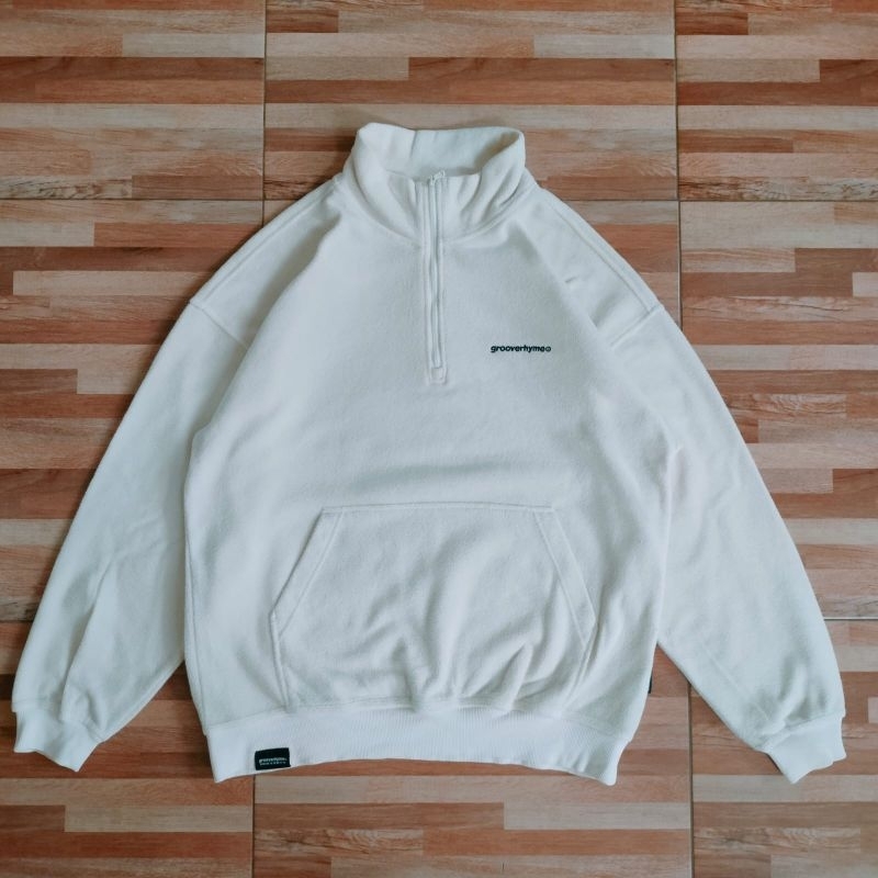 Sweater Groove Rhyme fleece jacket putih halfzip