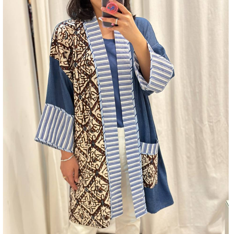 Egni. Batik. Outer batik. Damara outer. Biru coklat.