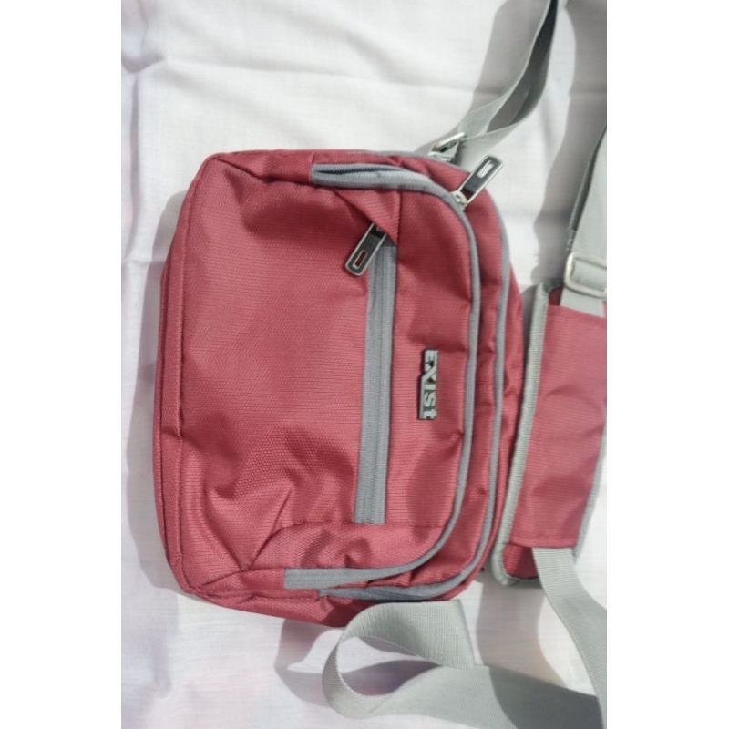 Preloved Tas Selempang Exist