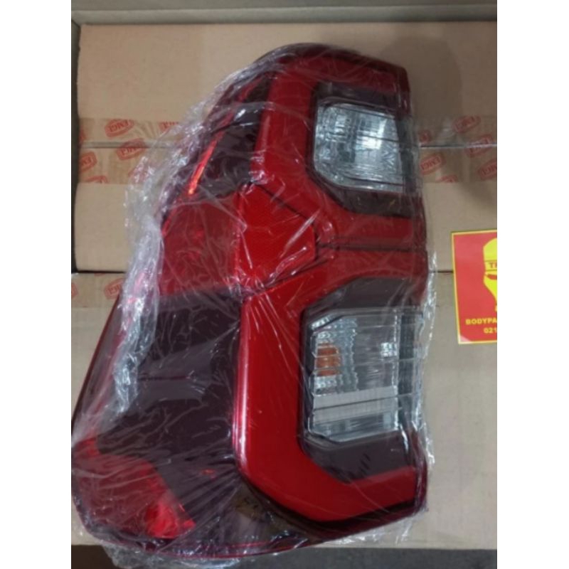 LAMPU BELAKANG SETANDAR HILUX
