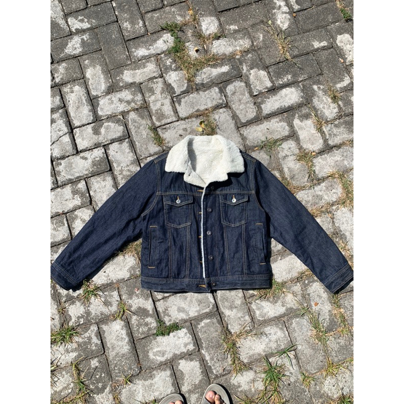 Uniqlo Denim sherpa trucker