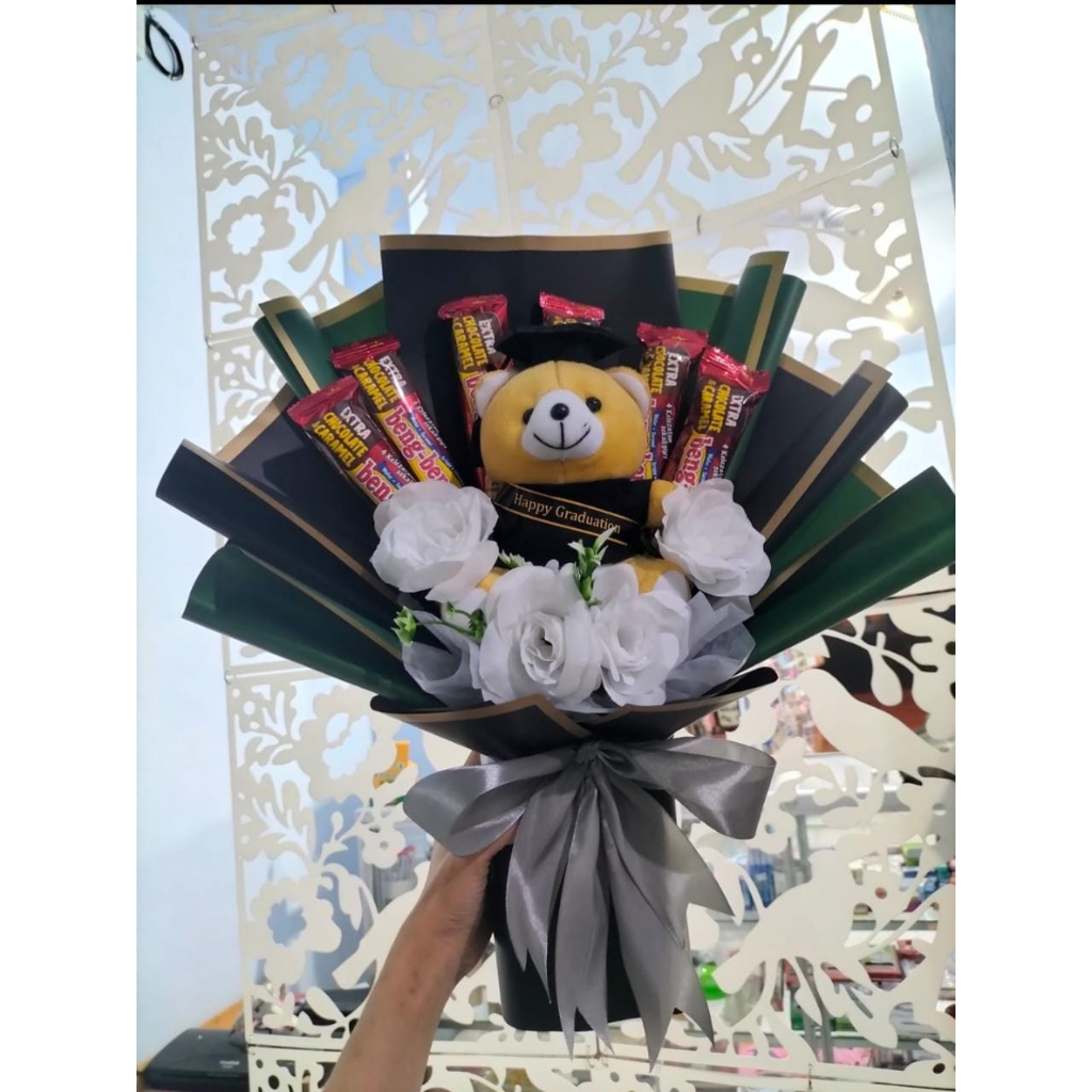 

BUKET BONEKA MIX SNACK HIAS BUNGA PITA // KADO BOUQET ULTAH WEDDING // BUKET WISUDA