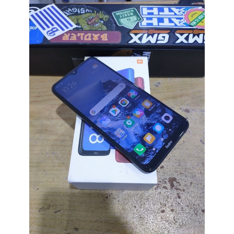 Redmi 8 Ram 4/64 second like new.