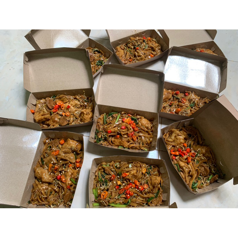 

kwetiaw goreng pangsit ayam