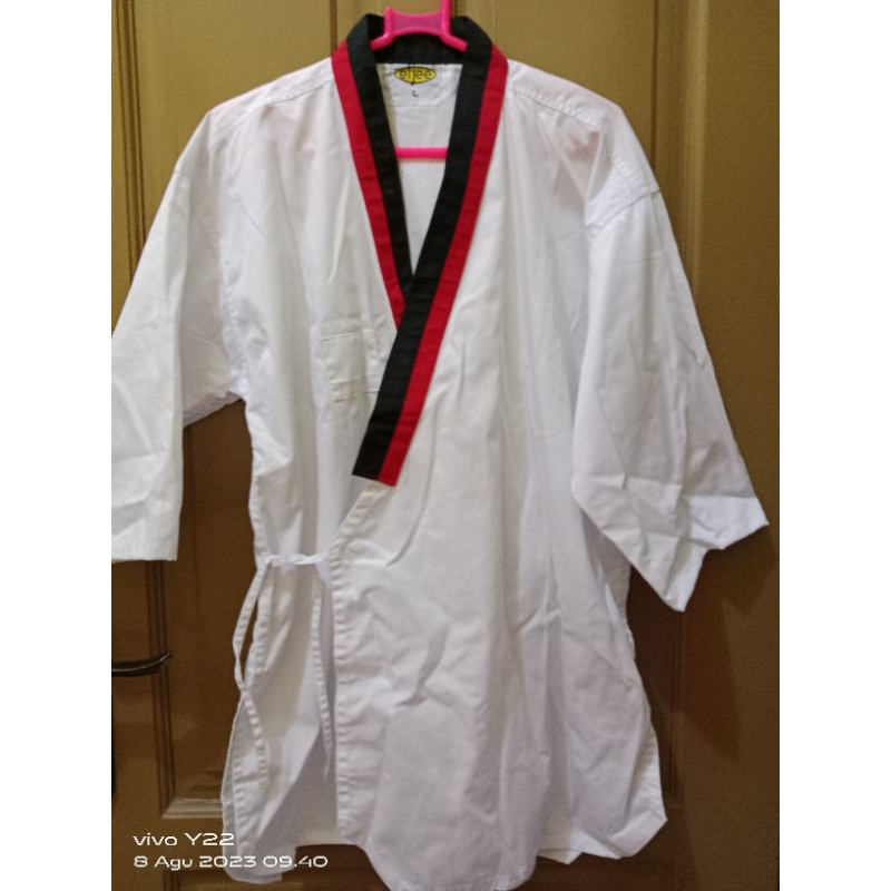 preloved dobox poomsae taekwondo ukuran L