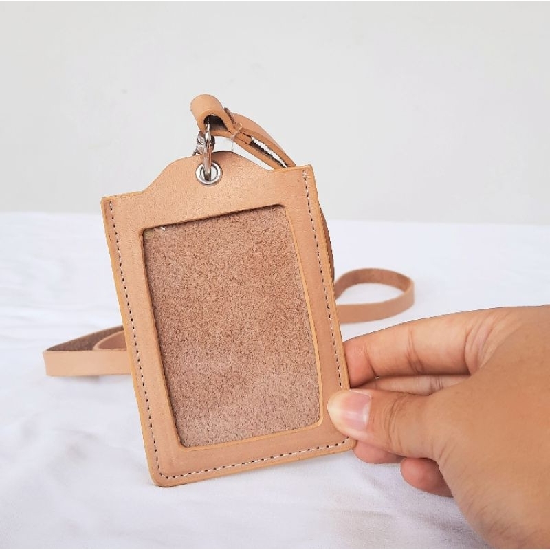 

Artlab nametag / card holder / gantungan nama / name tag KULIT SAPI ASLI / ORIGINAL LEATHER