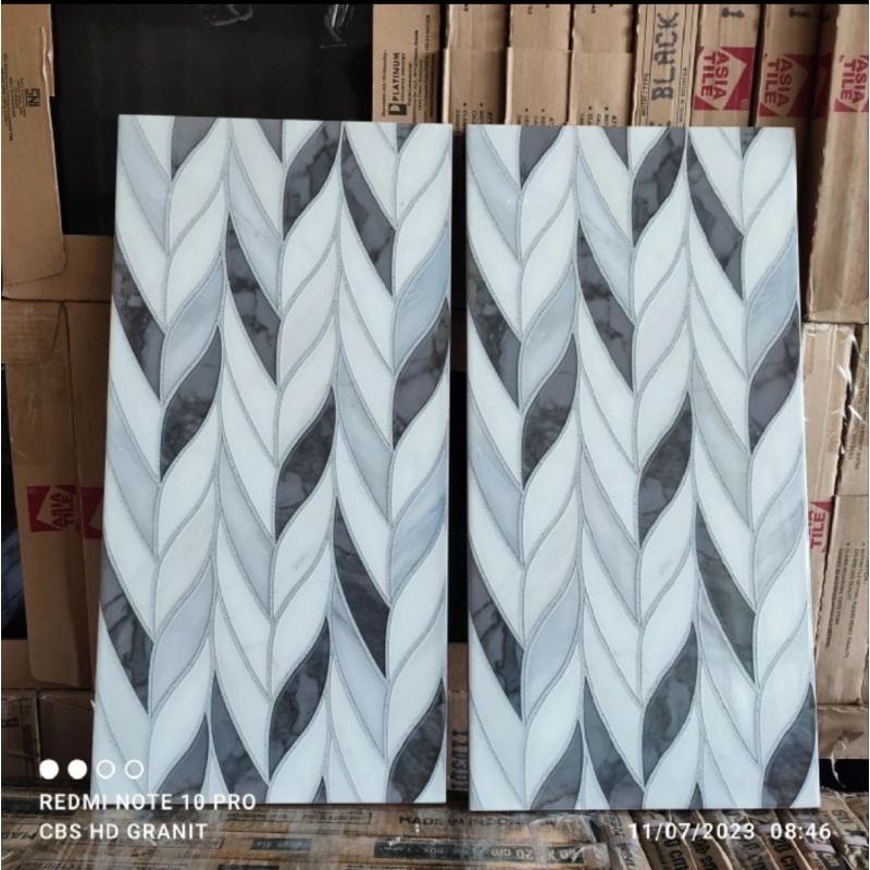 Kramik dinding 30x60 kamar mandi