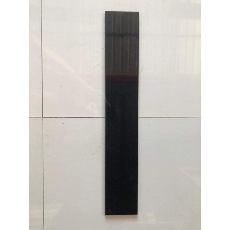 Plin Granit Hitam 10x60