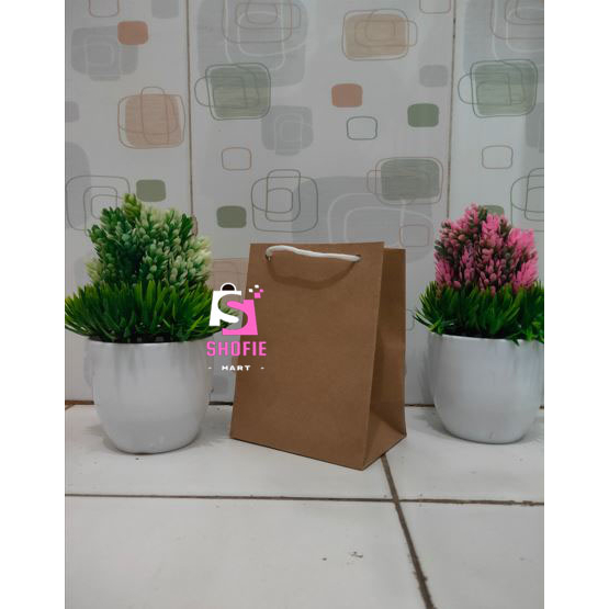 

PAPERBAG MINI 12x8x16 / TAS SOUVENIR PERNIKAHAN / TAS SOUVENIR KHITAN / TAS SOUVENIR