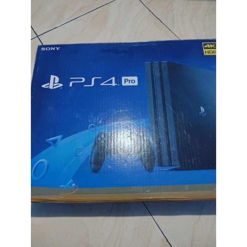 ps 4 pro 1tb + 2stik + 2kaset