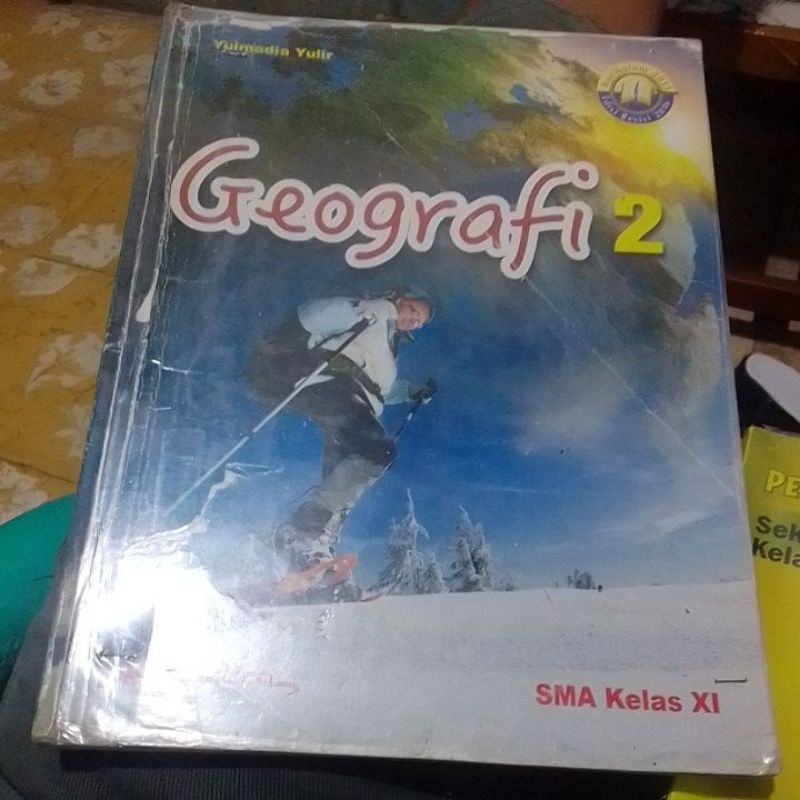 buku geografi SMA kelas XI/11/2 yudhistira