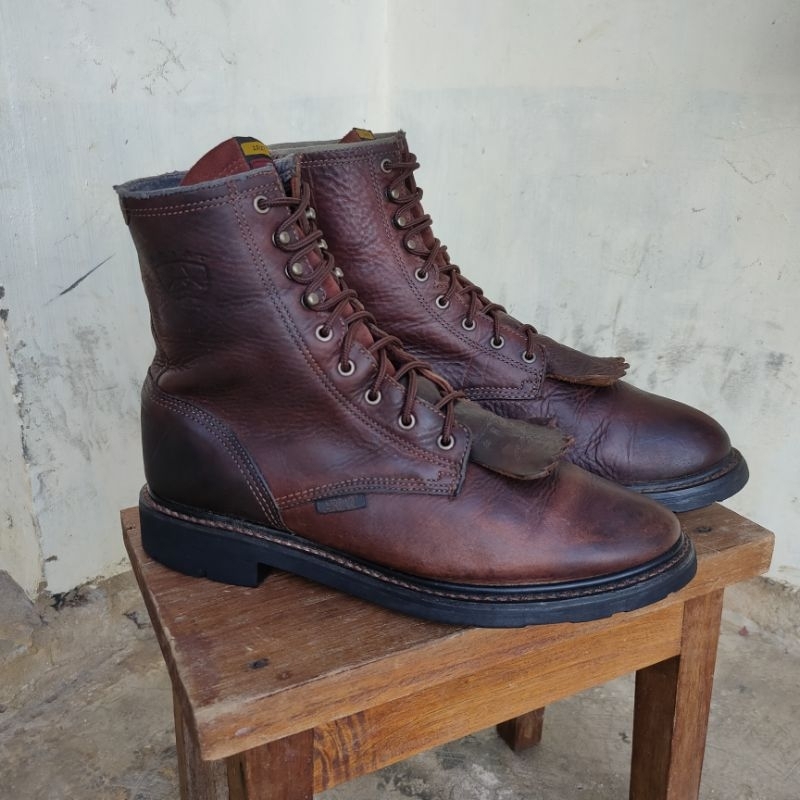 ARIAT BOOTS size 44 (second)