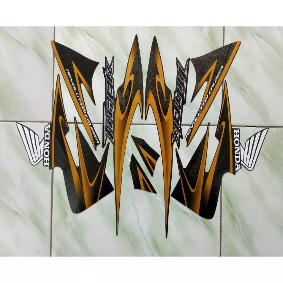 stiker striping honda tiger revo 2013 2014 hitam gold lis body original