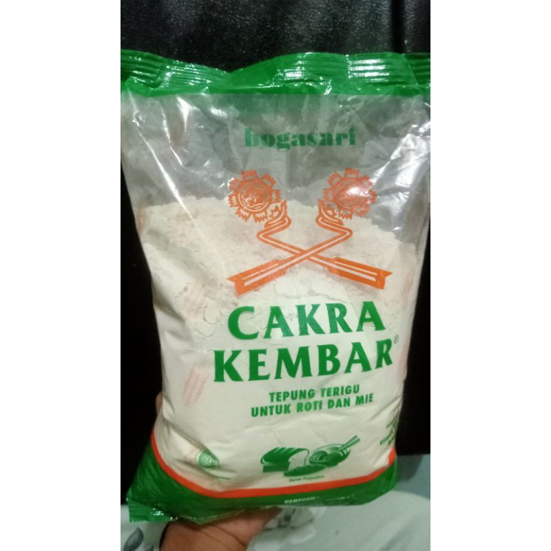 

TEPUNG CAKRA KEMBAR BERAT 1kg