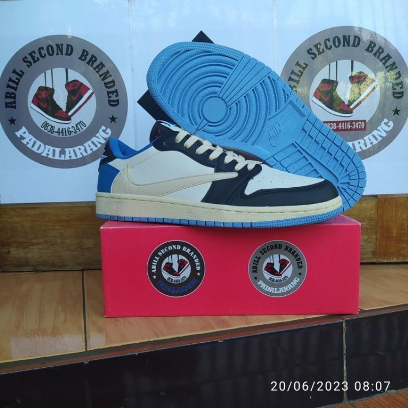 Nike Travis fragment