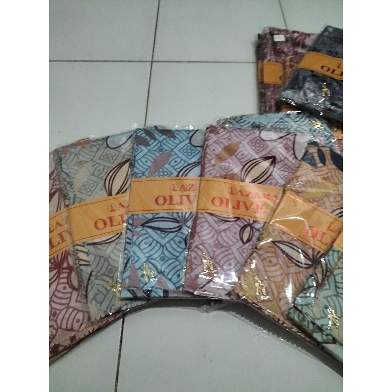 hijab segi empat voal motif Az-Zahra ,hijab olive LC motif metal logo